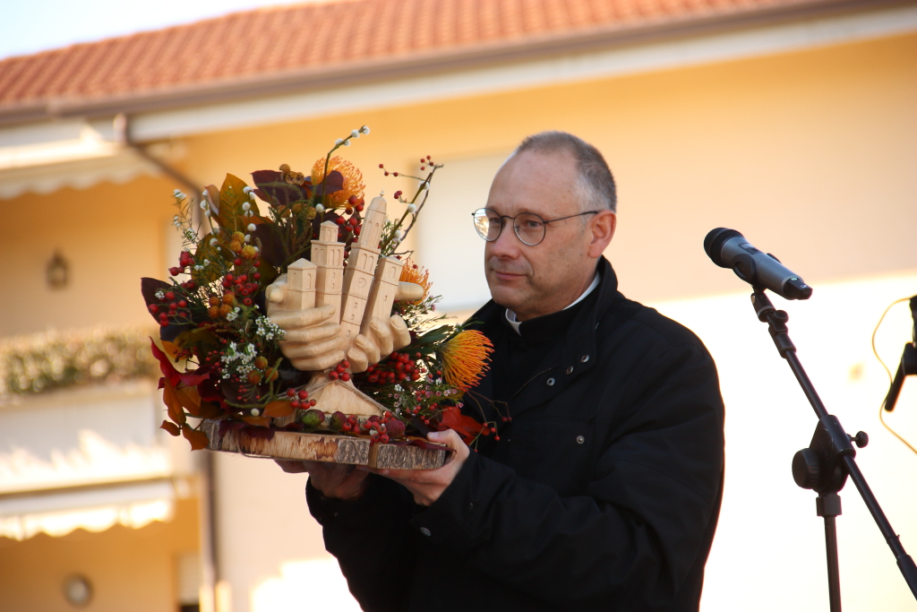 Immagine per L'accorato saluto di Cormons a don Paolo Nutarelli